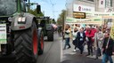 Arbeiter und Bauern Hand in Hand: Gegen Regierung, rechte „Opposition“ und Monopole!